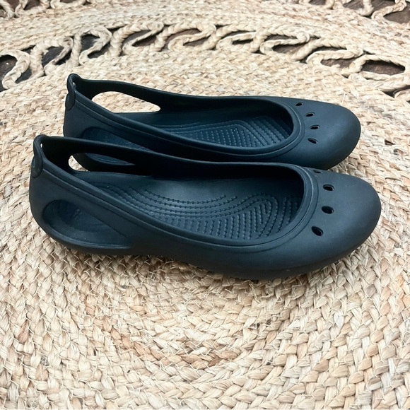 CROCS Kadee Flats Women shoe 9 Black Casual Comfort Work Non Slip Ballet Dots - Picture 1 of 4